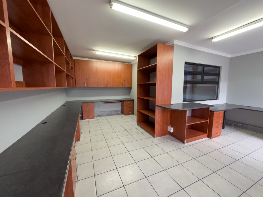 To Let commercial Property for Rent in Newton Park Eastern Cape